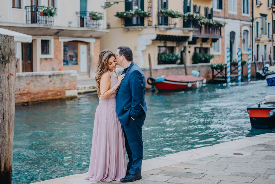 Photographer-Venice-Engagement-Vacation