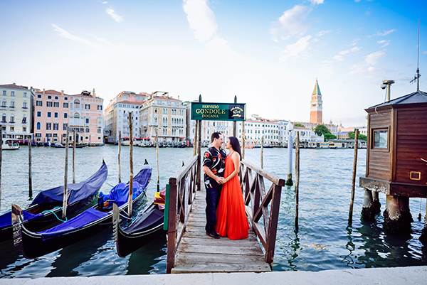  Enagaement and honeymoon Venice photographer-4