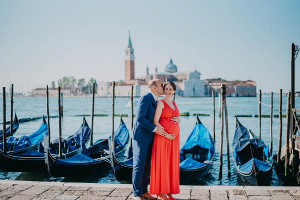  pregnancy and honeymoon Venice photographer-3